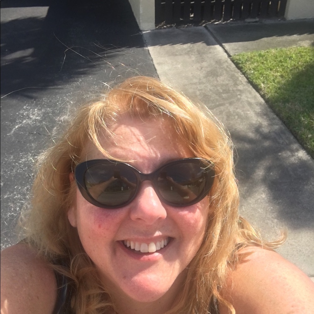 Meet your Posher, Carolyn